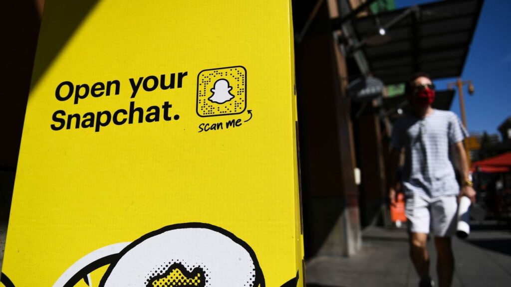 Snap Stock Plunges 25% After Losing $422 Million In Q2 Share Market daily