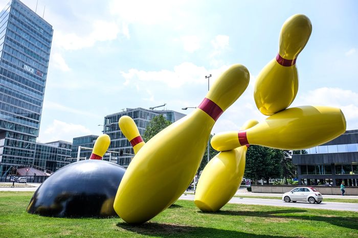 The Artist Claes Oldenburg, Who Created Huge Urban Sculptures, Dies At The Age Of 93 - Share Market Daily