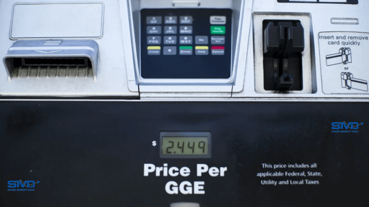 US Petrol Prices Are Below $4 A Gallon For The First Time Since March